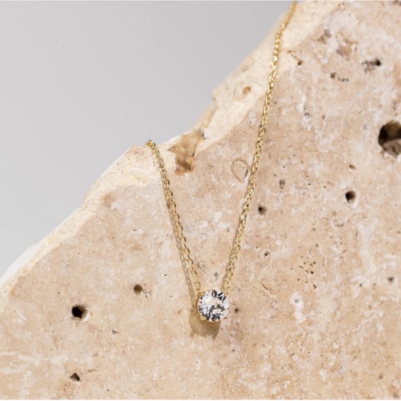 14 Karat Gold Plated Crystal Solitaire 1.5 Carats CZ Dainty Necklace White Gold - Picture 4 of 4